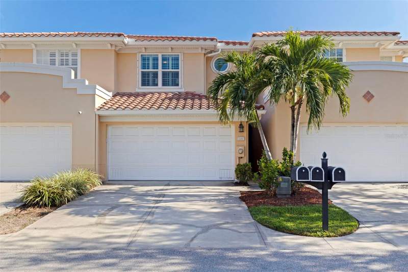 123 VALENCIA CIRCLE home for sale in Villas Of Carillon