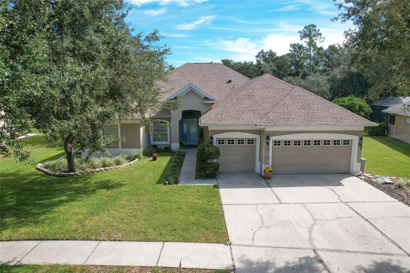 5 bedroom Single Family Residence at 3325 Cypress Landing Drive, River Hills Country Club Parce, Valrico — photo 3