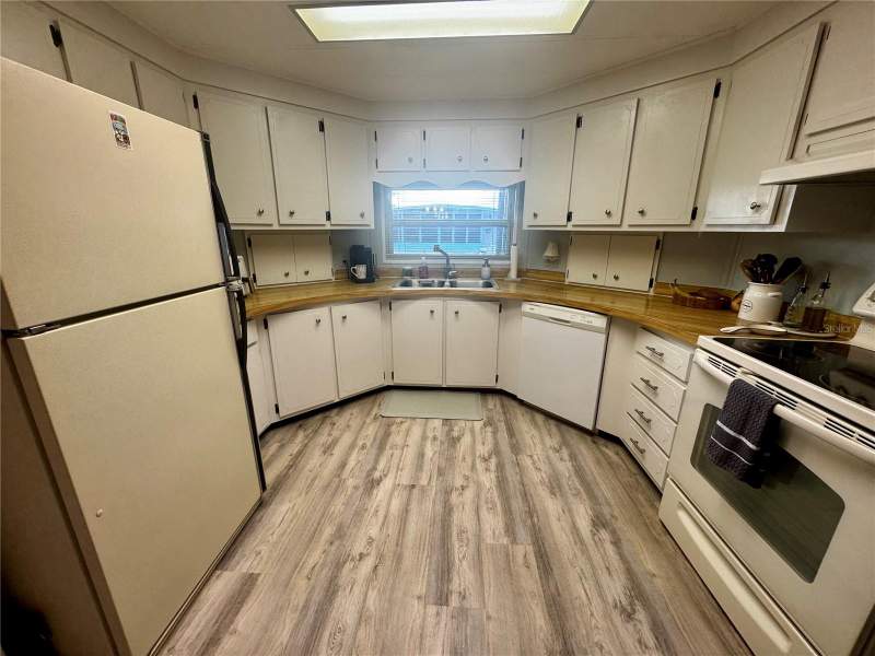 2 bedroom Manufactured Home at 5619 Bayshore Road #240, Terra Ceia Manor Co-Op, Palmetto — photo 5
