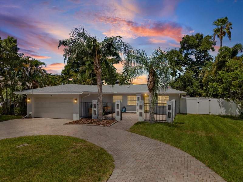 118 LIVE OAK LANE home for sale in Harbor Bluffs