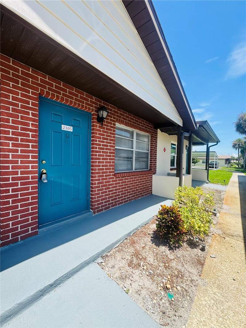 1 bedroom Villa at 24862 US Highway 19 #2105, Hill Crest Villas, Clearwater — photo 3
