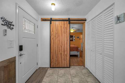 505 Whispering Oak Drive, Tarpon Springs FL - photo 7 of 98