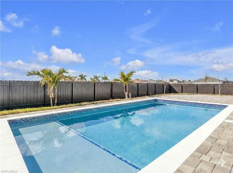 3 bedroom Single Family Residence at 1015 NW 23rd Avenue, Cape Coral, Cape Coral — photo 2