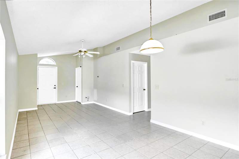 3 bedroom Single Family Residence at 8832 Valencia Oaks Court, Valencia Woods First Add, Orlando — photo 4