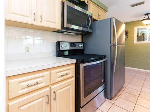 6155 Illinois Avenue, New Port Richey FL - photo 7 of 28