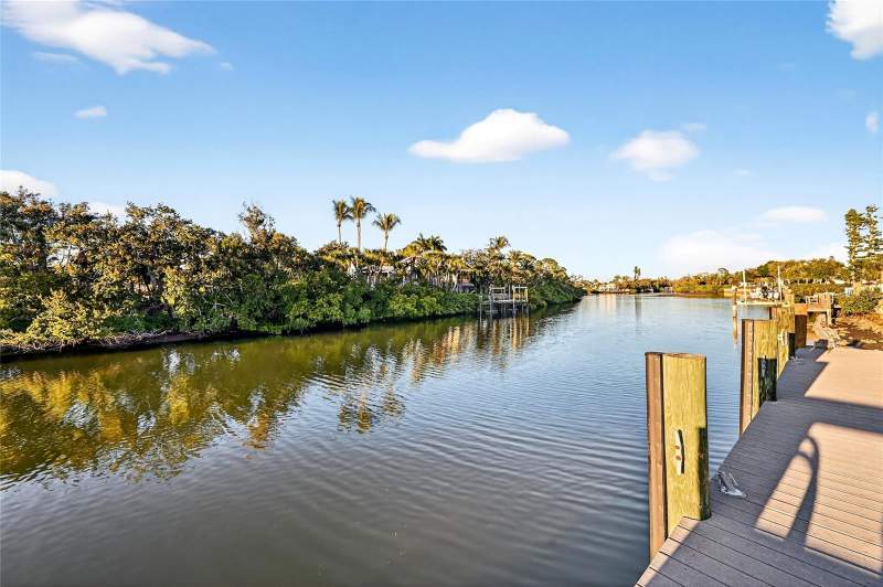 3 bedroom Single Family Residence at 5424 America Drive, Phillippi Gardens 08, Sarasota — photo 2