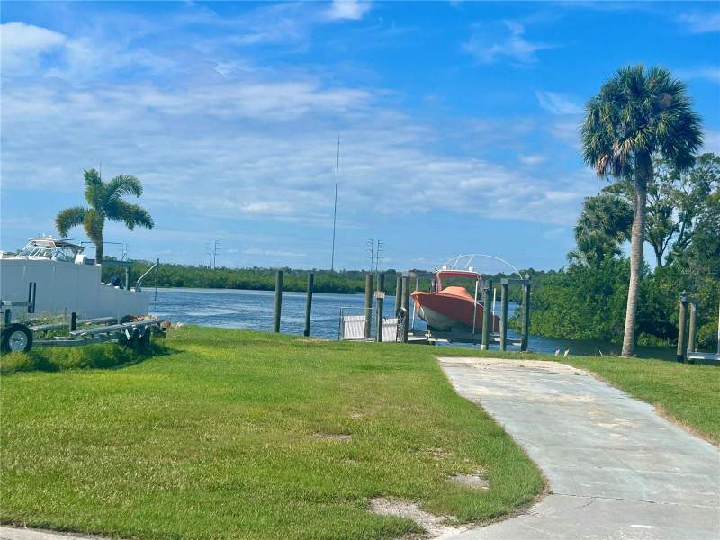 3 bedroom Manufactured Home at 804 River View Lane, River Village, Tarpon Springs — photo 4