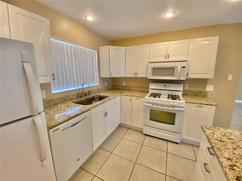 2 bedroom Single Family Residence at 10401 LARISSA STREET, LAKE RIDGE VILLAGE, ORLANDO — photo 2