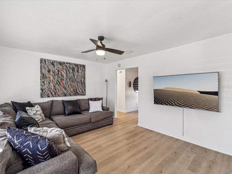 2 bedroom Single Family Residence at 2000 57th Street, Glenwood, St Petersburg — photo 4