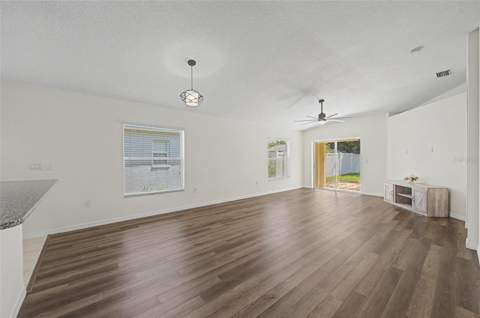7838 Carriage Pointe Drive, Gibsonton FL - photo 11 of 72