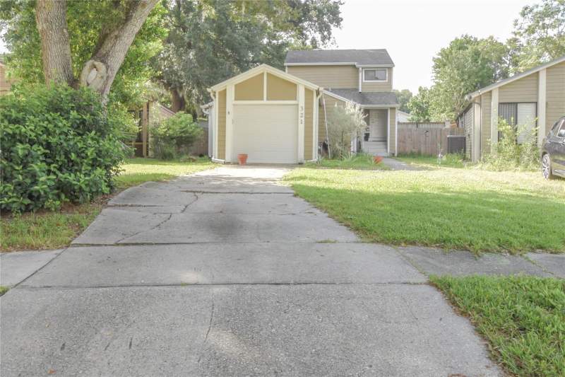 2 bedroom Single Family Residence at 321 Kirkcaldy Drive, Highland Village 1, Winter Springs — photo 3