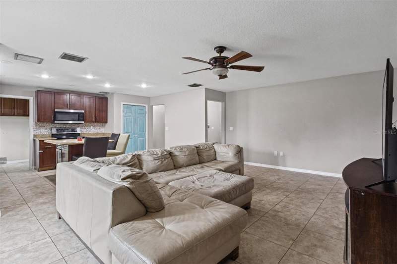 3 bedroom Single Family Residence at 3636 Dovetail Lane, Dove Hollow West 01, Lakeland — photo 4