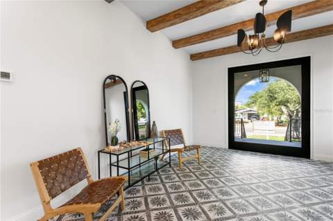502 E Davis Boulevard, Tampa FL - photo 7 of 58
