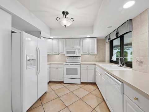 6945 Country Lakes Circle, Sarasota FL - photo 11 of 37