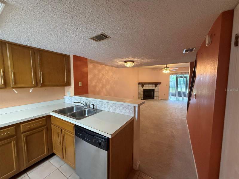 2 bedroom Townhouse at 6681 121st Avenue #G, Pinebrook Estates, Largo — photo 4