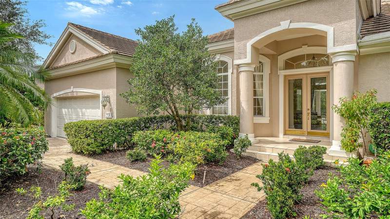 3 bedroom Single Family Residence at 7726 Heathfield Court, University Park Country Club/Heathfield, University Park — photo 2