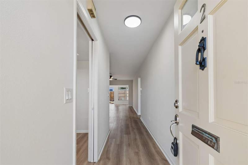 2 bedroom Villa at 1614 S Lake Avenue #2, Normandy Park South, Clearwater — photo 4