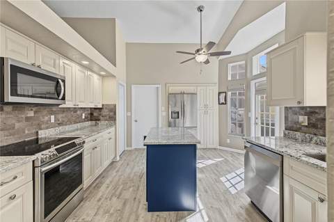 9475 Mississippi Run, Weeki Wachee FL - photo 13 of 38