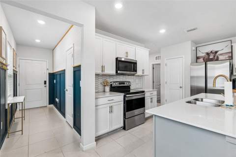 9047 Royal River Circle, Parrish FL - photo 7 of 33