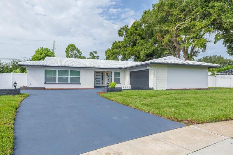 2065 ENVOY COURT home for sale in Imperial Park
