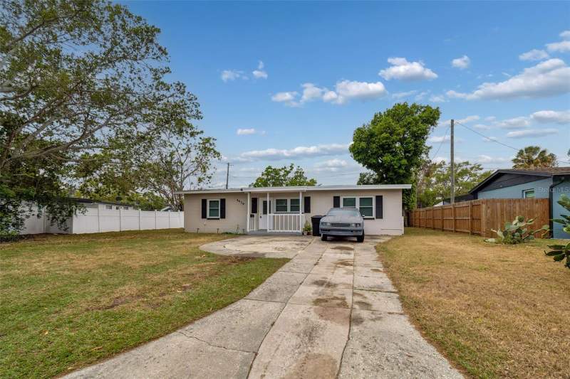 4 bedroom Single Family Residence at 4479 Porpoise Drive, Lewis Island Sec 1, St Petersburg — photo 2