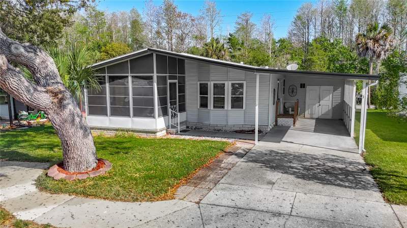 10321 MARINETTE AVENUE home for sale in Lake Marinette Mobile Home Park Homes for Sale: 1 Listing, From $125K