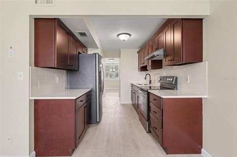 4720 Locust Street #206, St Petersburg FL - photo 10 of 34