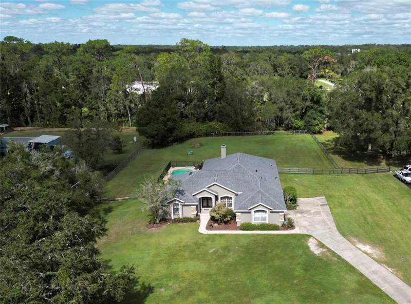 5 bedroom Single Family Residence at 2151 SE 59th Street, Shady Lane Estate, Ocala — photo 2