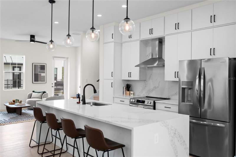3 bedroom Townhouse at 2742 5th Avenue, Canvas Twnhms, St Petersburg — photo 4