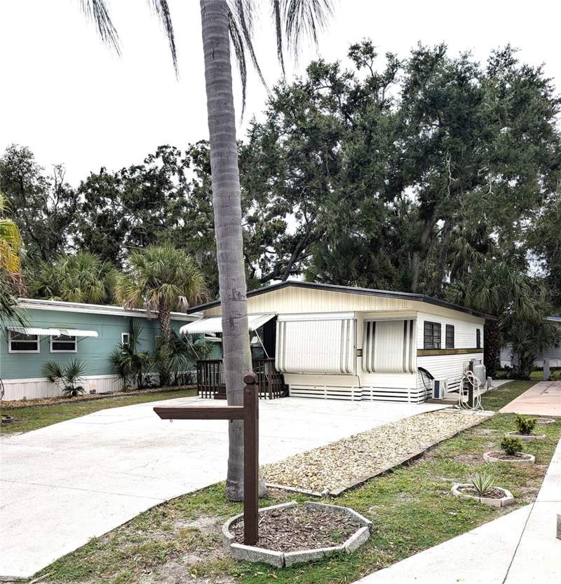1 bedroom Manufactured Home at 3300 26th Avenue #147, Sugar Creek Resort Co-Op, Bradenton — photo 2