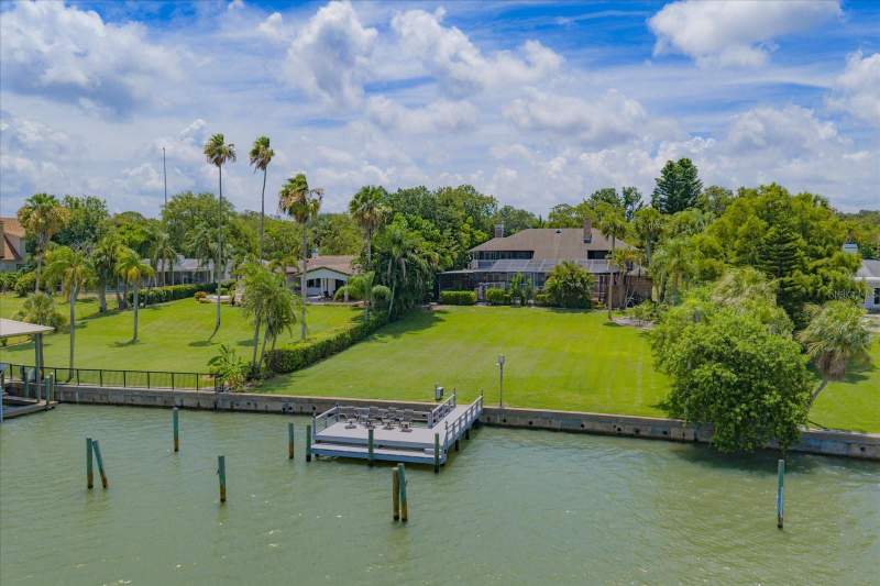 5 bedroom Single Family Residence at 220 Harbor View Lane, Harbor Bluffs Sec 2, Largo — photo 2