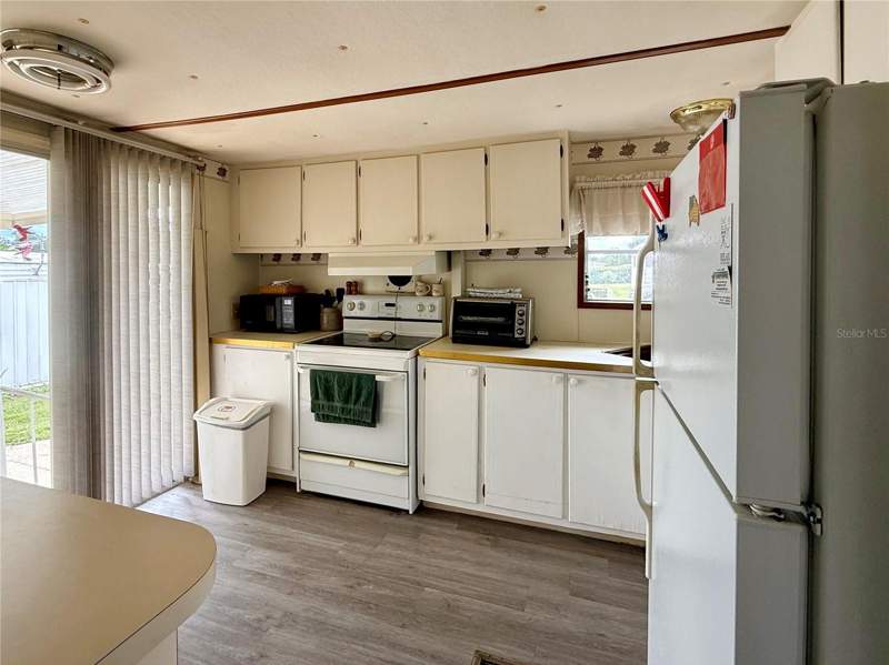 2 bedroom Mobile Home at 6035 Ridgewood Drive, Green Hills Estates, Zephyrhills — photo 3