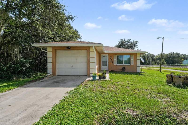 3 bedroom Single Family Residence at 6655 Merle Street, Ransones Add, Bradley — photo 2