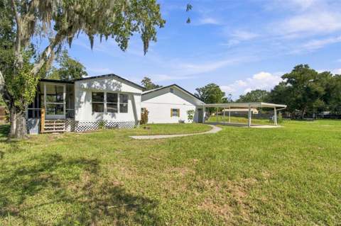 8719 S Meadowview Circle, Tampa FL - photo 6 of 6