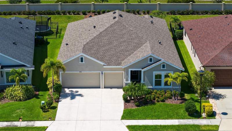 4 bedroom Single Family Residence at 8318 Abalone Loop, Isles At Bayview Ph I Subph A & B, Parrish — photo 3