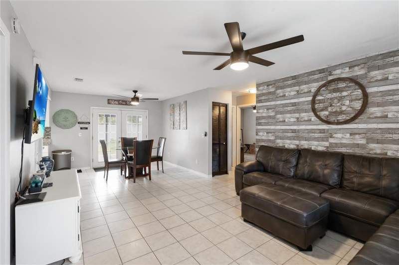 4 bedroom Single Family Residence at 12927 Montana Woods Lane, Meadow Woods Village 05, Orlando — photo 5