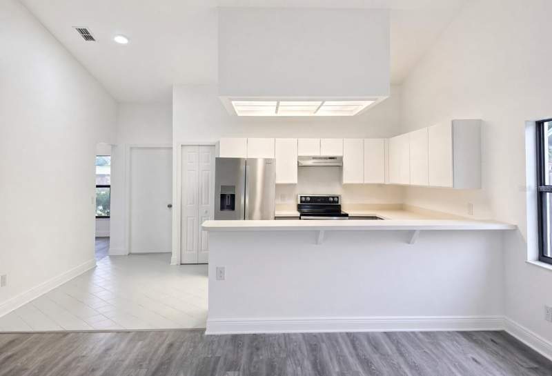 3 bedroom Single Family Residence at 516 Rapid Falls Drive, Highland Ridge Unit 1, Brandon — photo 5