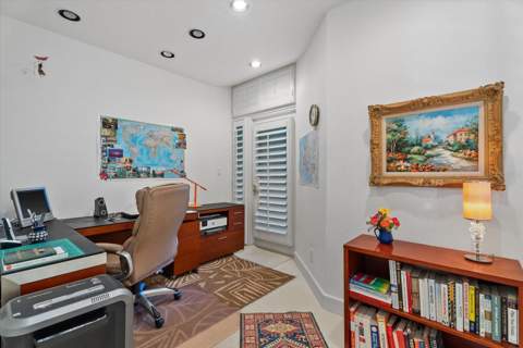 2165 Gulf Of Mexico Drive #121, Longboat Key FL - photo 19 of 60