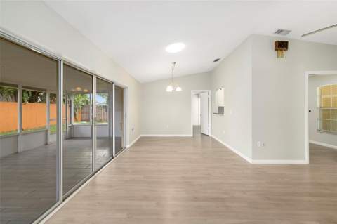 3905 Sandpointe Drive, Bradenton FL - photo 13 of 49