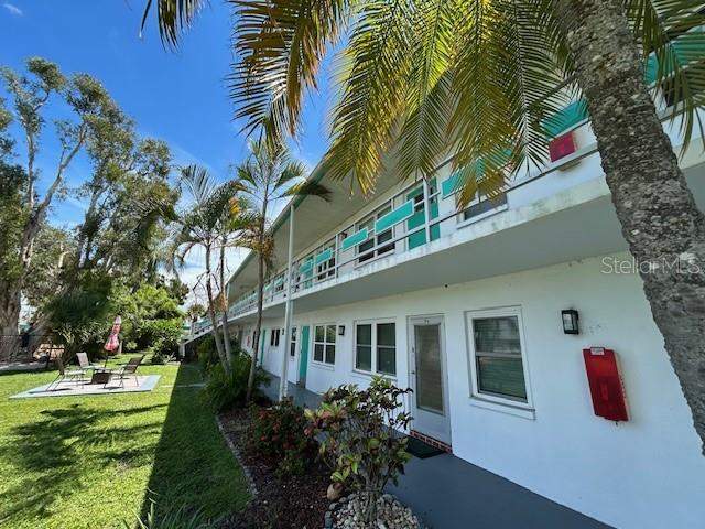 2 bedroom Condominium at 6100 21st Street #15, Town Apts Condo, St Petersburg — photo 2