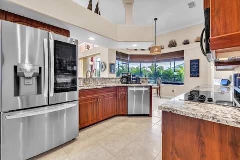 9685 Arnaz Circle, Port Charlotte FL - photo 13 of 50