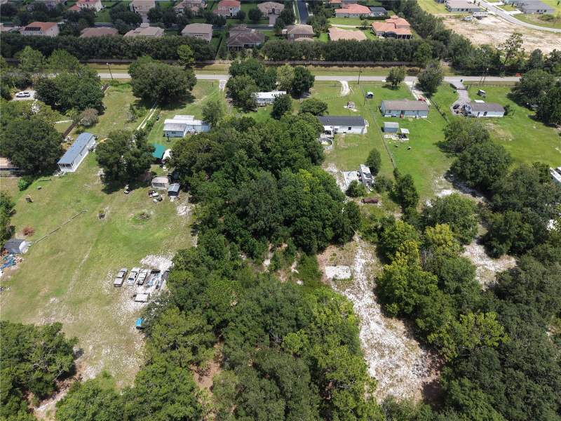 3 bedroom Manufactured Home at 18440 Amityville Dr, East Orlando Estates, Orlando — photo 2