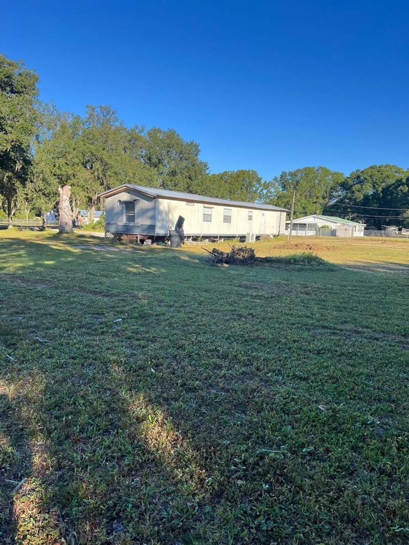 3 bedroom Manufactured Home at 4015 Shady Oak Drive, Webster & Omohundro Sub, Lakeland — photo 3