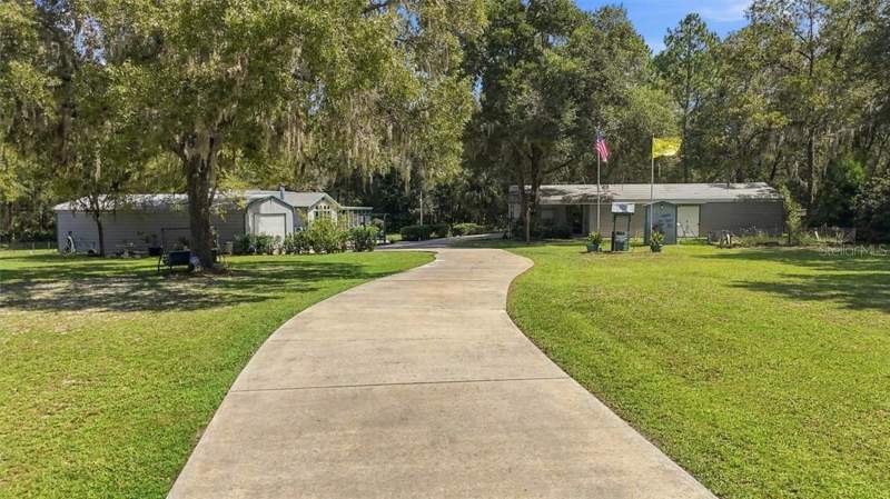 2 bedroom home at 3159 N Holiday Drive, Crystal River, Crystal River — photo 2