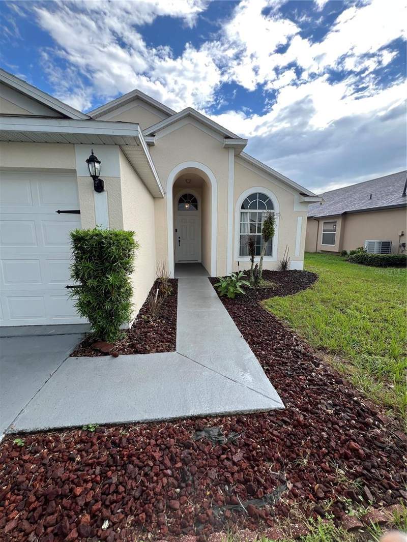 3 bedroom Single Family Residence at 218 Royal Ridge Drive, Royal Ridge Ph 03, Davenport — photo 3