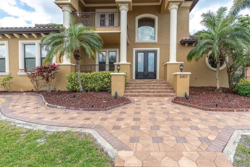 4 bedroom Single Family Residence at 1067 Ashland Avenue, Inness Park Ext, Tarpon Springs — photo 4
