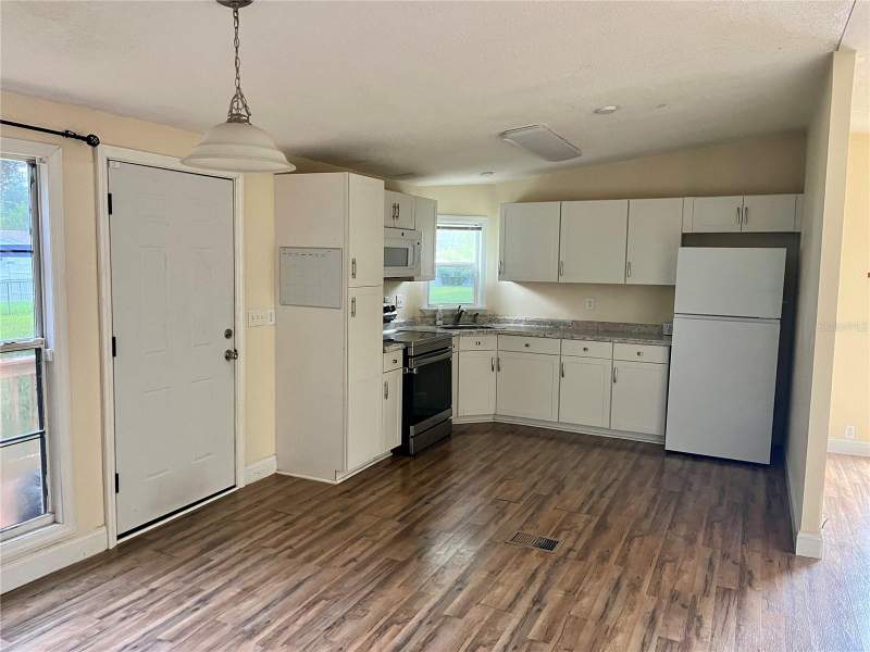 2 bedroom Manufactured Home at 14152 SE 59th Avenue, Belleview Hills Estate, Summerfield — photo 4