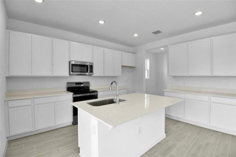 5 bedroom Single Family Residence at 179 Flag Lilly Lane, Seasons At Magnolia Pointe, Umatilla — photo 4