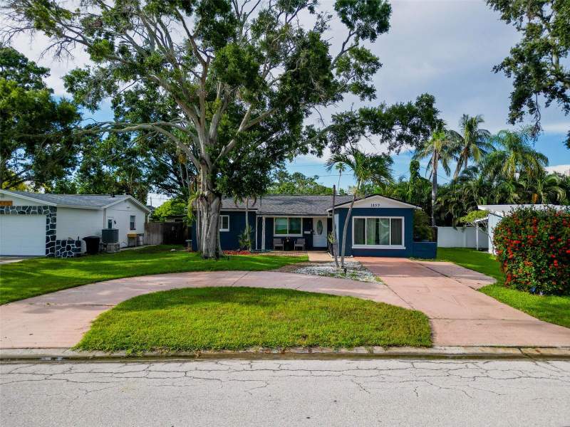 3 bedroom Single Family Residence at 1859 OKLAHOMA AVENUE, SHORE ACRES EDGEWATER SEC BLKS 7 8 9 10 11 12 & 16, ST PETERSBURG — photo 2