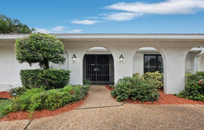 3 bedroom Single Family Residence at 6945 Country Lakes Circle, Palm-Aire At Sarasota Unit 7 Ph 1, Sarasota — photo 4